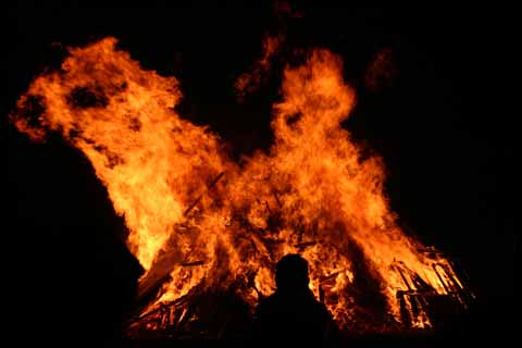 The bonfire again brought the best crowd of the year inspite of the poor weather.